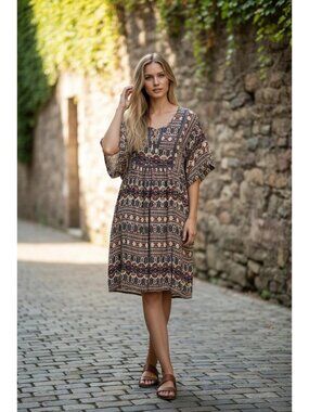 GBG Los Angeles Printed Peasant Dress in Cream, Navy & Rust